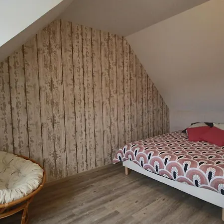 Apartmán F2 *